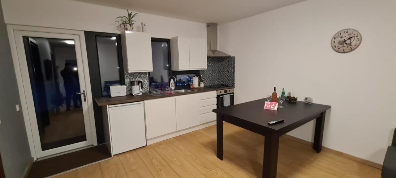 Cedar Crest Aparthotel Rîşnov Eksteriør bilde