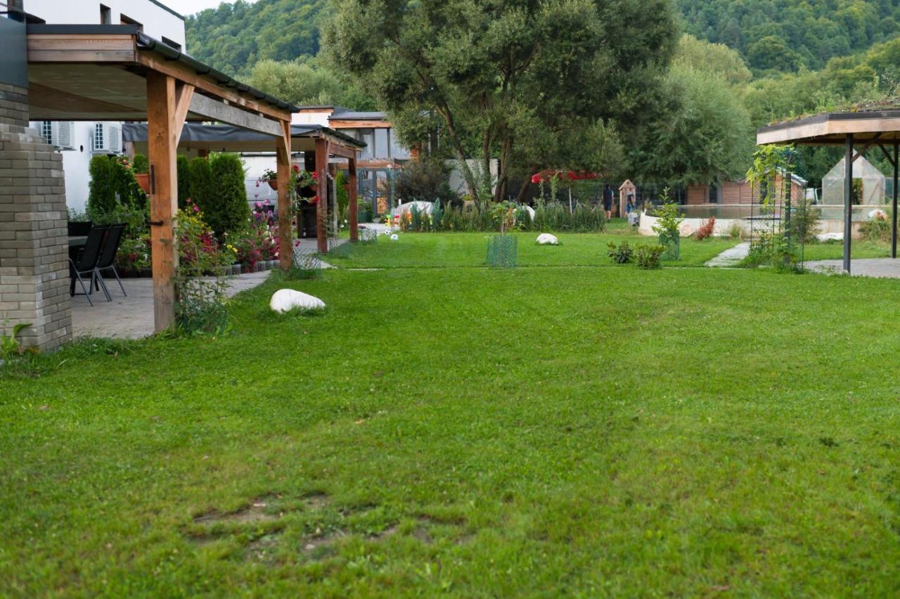 Cedar Crest Aparthotel Rîşnov Eksteriør bilde