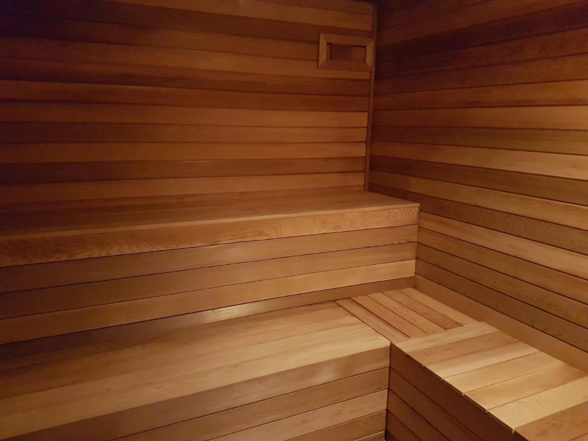 Cedar Crest Aparthotel Rîşnov Eksteriør bilde
